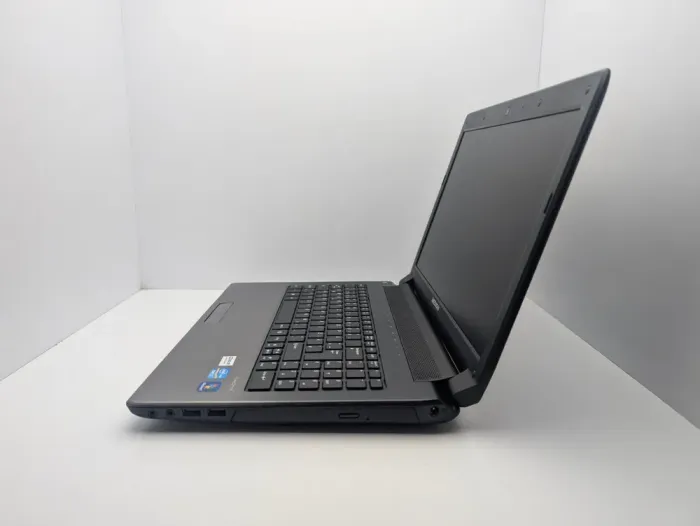 Ноутбук Medion Akoya E6228 / 15.6" (1366x768) TN / Intel Core i3-2350M (2 (4) ядра по 2.3 GHz) / 6 GB DDR3 / 120 GB SSD / Intel HD Graphics 3000 / WebCam б/в - зображення 6