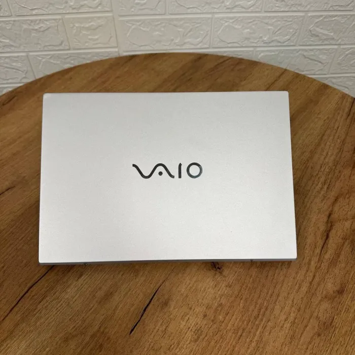 Ультрабук Б-клас Sony Vaio VWNC71429-SL / 14" (1920x1080) IPS / Intel Core i7-1255U (10 (12) ядер по 1.7 -4.7 GHz) / 16 GB DDR4 / 1000 GB SSD NVMe / Intel Iris Xe Graphics / WebCam б/в - зображення 3