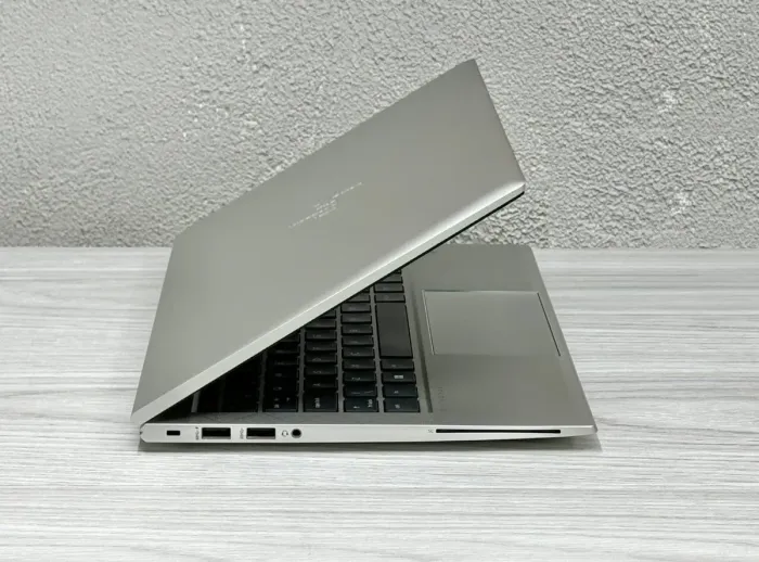 Ультрабук HP EliteBook 835 G8 / 13.3" (1920x1080) IPS / AMD Ryzen 5 Pro 5650U (6 (12) ядер по 2.3 - 4.2 GHz) / 16 GB DDR4 / 256 GB SSD M.2 / AMD Radeon Vega Graphics / WebCam / Win 11 Pro б/в - зображення 4