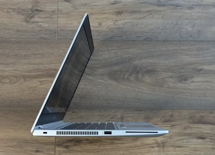 Ультрабук HP EliteBook 840 G5 / 14" (1920x1080) IPS / Intel Core i5-8350U (4 (8) ядра по 1.7 - 3.6 GHz) / 8 GB DDR4 / 128 GB SSD / Intel UHD Graphics 620 / WebCam б/в - зображення 4