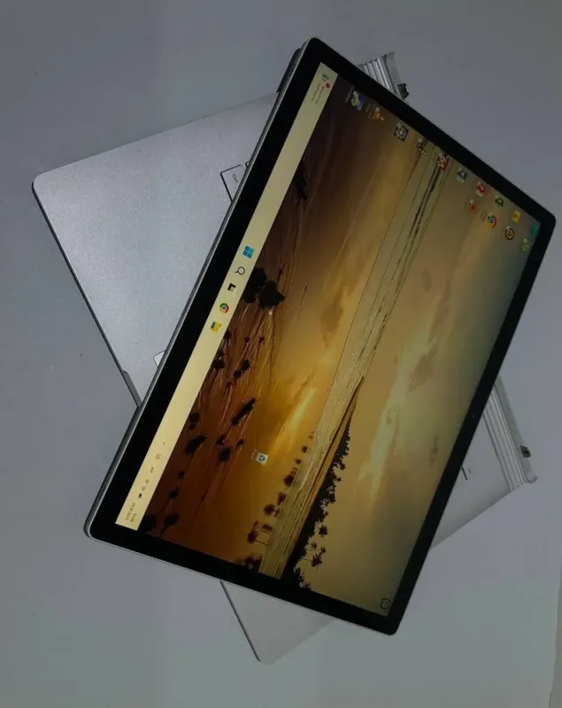Ігровий ультрабук-трансформер Б-клас Microsoft Surface Book 2 / 15.0" (3240x2160) IPS Touch / Intel Core i7-8650U (4 (8) ядра по 1.9 - 4.2 GHz) / 16 GB DDR4 / 256 GB SSD / nVidia GeForce GTX 1060, 6 GB GDDR5, 192-bit / WebCam / Win 11 б/в - зображення 3