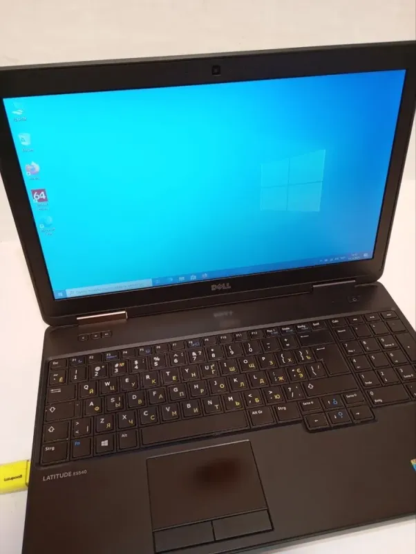 Ноутбук Б-клас Dell Latitude E5540 / 15.6" (1366x768) TN / Intel Core i5-4310U (2 (4) ядра по 2.0 - 3.0 GHz) / 8 GB DDR3 / 240 GB SSD / Intel HD Graphics 4400 / WebCam / DVD-RW б/в - зображення 2