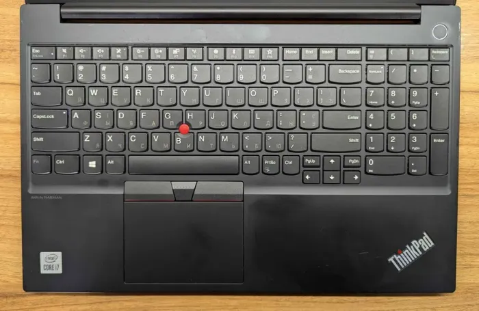 Ноутбук Lenovo ThinkPad E15 / 15.6" (1920x1080) IPS / Intel Core i7-10510U (4 (8) ядра по 1.8 - 4.9 GHz) / 16 GB DDR4 / 512 GB SSD / Intel UHD Graphics / WebCam / Windows 10 б/в - зображення 3