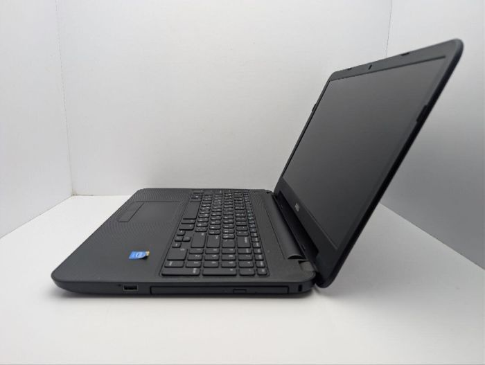 Ноутбук Dell Inspiron 15-3537 / 15.6" (1366x768) TN / Intel Celeron 2955U (2 ядра по 1.4 GHz) / 8 GB DDR3 / 128 GB SSD / Intel HD Graphics / WebCam / DVD-ROM б/в - изображение 4