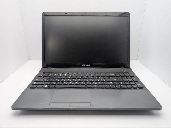 Ноутбук Samsung 305E5A / 15.6" (1366x768) TN / AMD A6-3400M (4 ядра по 1.4 - 2.3 GHz) / 6 GB DDR3 / 500 GB HDD / AMD Radeon HD 6520G Graphics / WebCam / DVD-ROM б/в - зображення 3