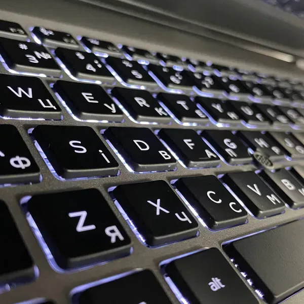 Мобільна робоча станція Dell Precision 3551 / 15.6" (1920x1080) IPS / Intel Core i5-10400H (4 (8) ядра по 2.6 - 4.6 GHz) / 16 GB DDR4 / 512 GB SSD / nVidia Quadro P620, 4 GB GDDR5, 128-bit / HDMI / WebCam  б/в - зображення 6