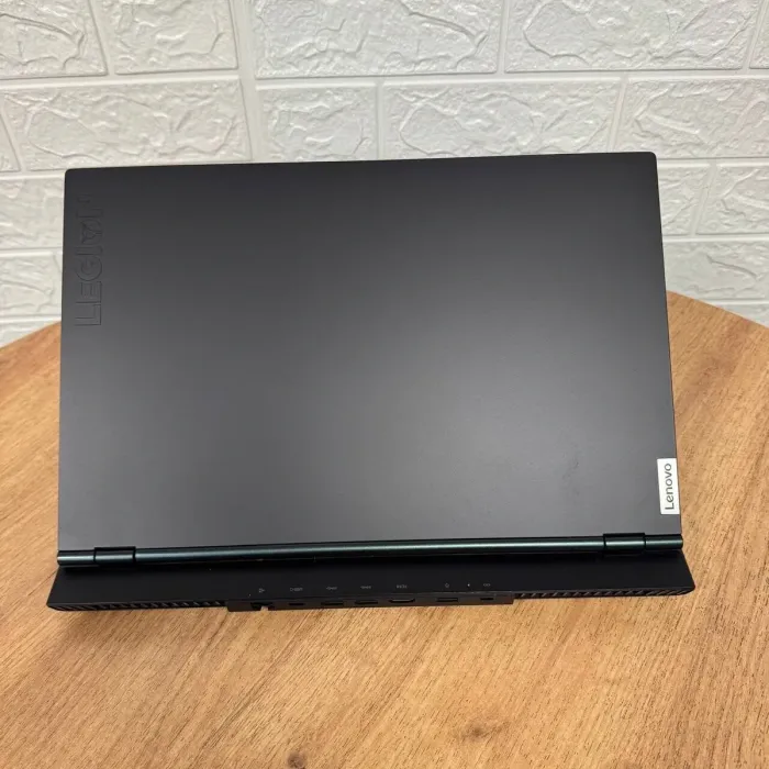 Ігровий ноутбук Lenovo Legion 5 15IMH6 / 15.6" (1920x1080) IPS / Intel Core i5-10500H (6 (12) ядер по 2.5 - 4.5 GHz) / 8 GB DDR4 / 512 GB SSD / nVidia GeForce RTX 3050, 4 GB GDDR6, 128-bit / WebCam б/в - зображення 3