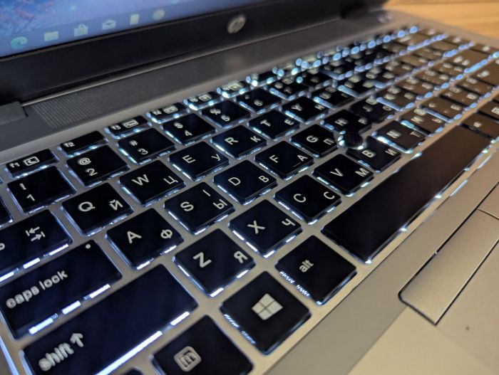 Ультрабук Б-клас HP EliteBook 840 G4 / 14" (1366x768) TN / Intel Core i5-7300U (2 (4) ядра по 2.6 - 3.5 GHz) / 8 GB DDR4 / 240 GB SSD / Intel HD Graphics 620 / WebCam / Fingerprint / Windows 10 б/в - зображення 6