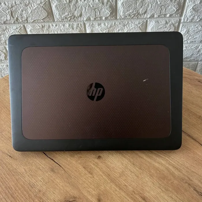 Мобільна робоча станція Б-клас HP ZBook 15 G3 / 15.6" (1920x1080) TN / Intel Core i7-6700HQ (4 (8) ядра по 2.6 - 3.5 GHz) / 8 GB DDR4 / 256 GB SSD / nVidia Quadro M1000M, 2 GB GDDR5, 128-bit / WebCam б/в - зображення 3