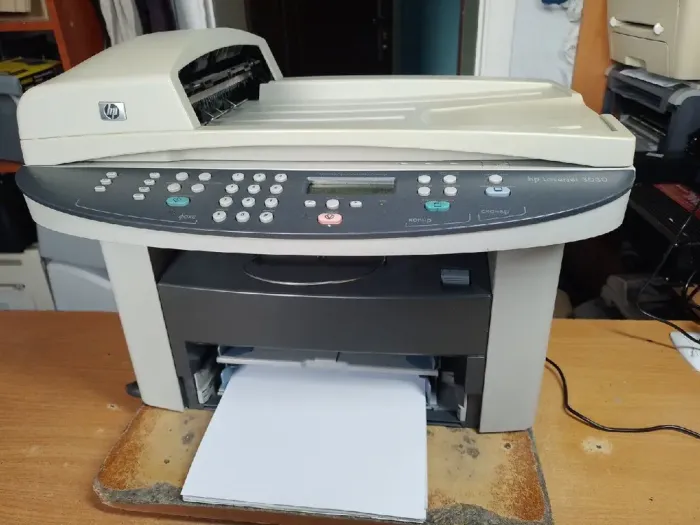 МФУ Б-клас HP LaserJet 3030 / Лазерний монохромний друк / 1200 x 1200 dpi / A4 / 14 стор / хв / USB 2.0, LPT б/в - зображення 2