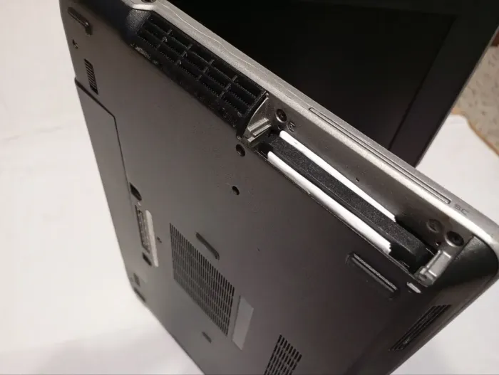 Ноутбук Б-клас Dell Latitude E6430 / 14" (1366x768) TN / Intel Core i5-3320M (2 (4) ядер по 2.6 - 3.3 GHz) / 8 GB DDR3 / 128 GB SSD / Intel HD Graphics 4000 / WebCam / DVD-RW б/в - зображення 9