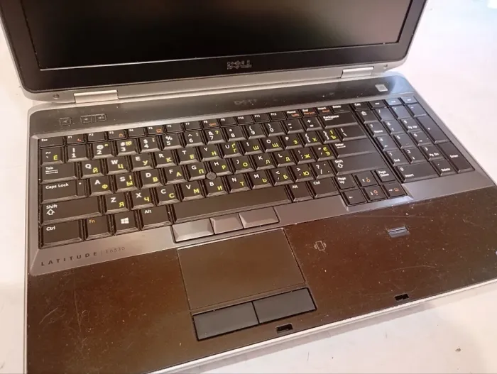 Ноутбук Б-клас Dell Latitude E6530 / 15.6" (1366x768) TN / Intel Core i5-3210M (2 (4) ядра по 2.5 - 3.1 GHz) / 8 GB DDR3 / 240 GB SSD / Intel HD Graphics 4000 б/в - зображення 8