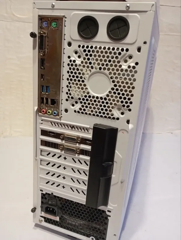 Ігровий ПК AeroCool X-Predator X1 Tower / Intel Core i7-6700 (4 (8) ядер 3,4 - 4,0 ГГц) / 16 ГБ DDR4 / 480 ГБ SSD + 2000 ГБ HDD / nVidia GeForce GTX 950 Strix, 2 ГБ GDDR5, 128-біт / 600 Вт б/в - зображення 4