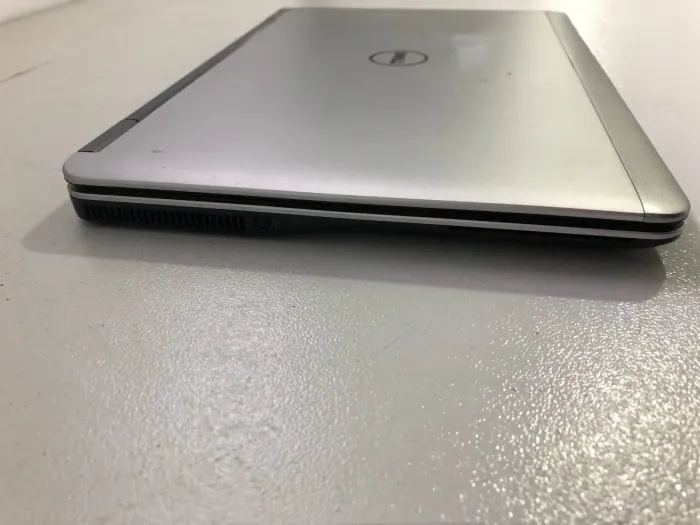 Нетбук Dell Latitude E7240 / 12.5" (1366x768) TN / Intel Core i5-4300U (2 (4) ядра по 1.9 - 2.9 GHz) / 4 GB DDR3 / 128 GB SSD / Intel HD Graphics 4400 / WebCam / HDMI б/в - зображення 3