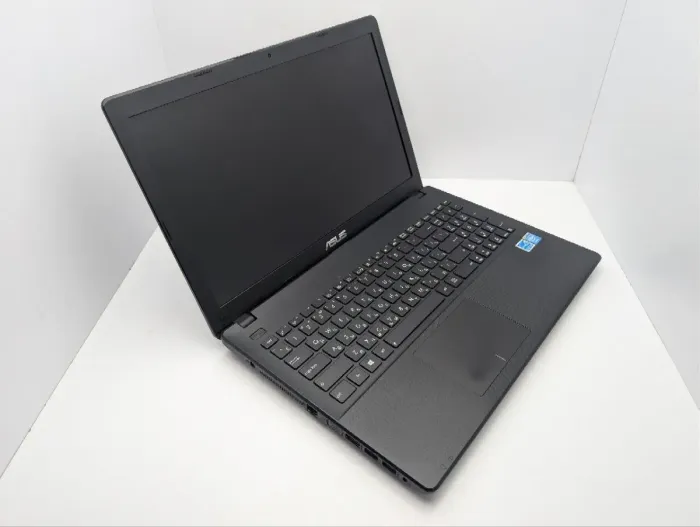 Ноутбук Asus X551C / 15.6" (1366x768) TN / Intel Celeron 1007U (2 ядра по 1.5 GHz) / 8 GB DDR3 / 320 GB HDD / Intel HD Graphics 2500 / WebCam / DVD-ROM б/в - зображення 6