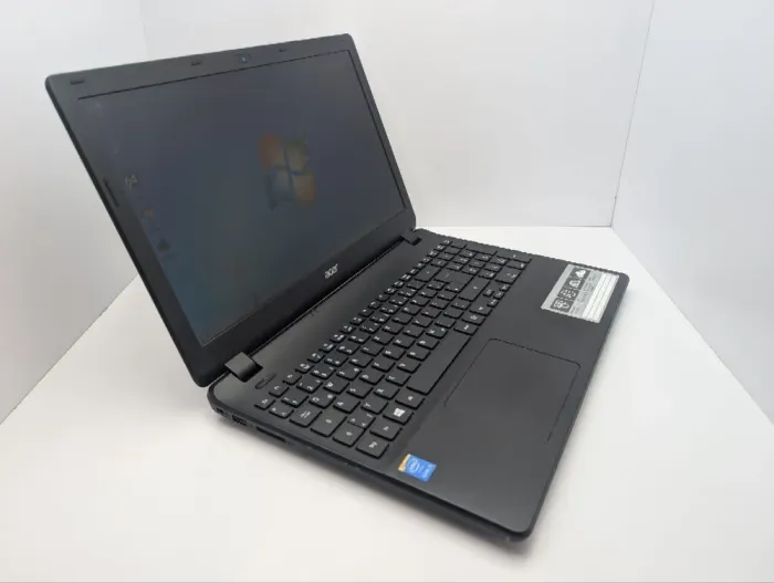 Ноутбук Acer Aspire ES1-571 / 15.6" (1366x768) TN / Intel Core i3-5005U (2 (4) ядра по 2.0 GHz) / 8 GB DDR3 / 1000 GB HDD / Intel HD Graphics 5500 / WebCam / DVD-ROM б/в - зображення 6