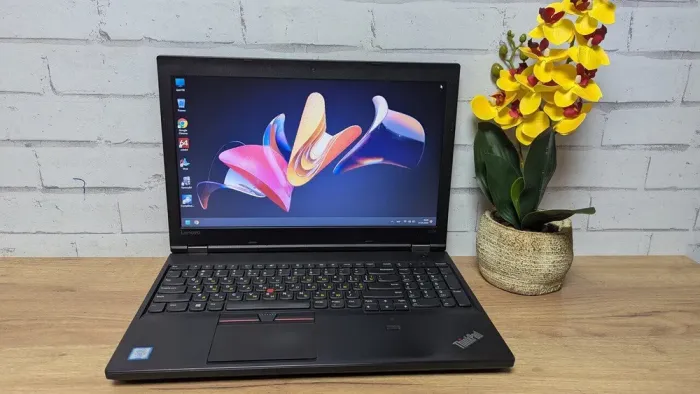 Ноутбук Б-клас Lenovo ThinkPad L570 / 15.6" (1366x768) TN / Intel Core i5-6300U (2 (4) ядра по 2.4 - 3.0 GHz) / 8 GB DDR4 / 128 GB SSD / Intel HD Graphics 520 / WebCam б/в - зображення 2