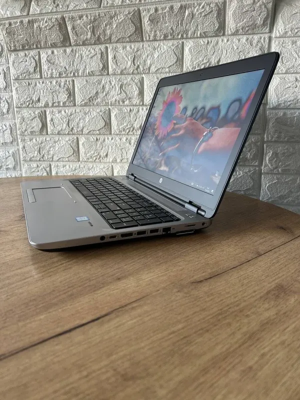 Ноутбук Б-клас HP ProBook 650 G2 / 15.6" (1920x1080) TN / Intel Core i7-6600U (2 (4) ядра по 2.6 - 3.4 GHz) / 8 GB DDR4 / 256 GB SSD M.2 / Intel HD Graphics 520 / WebCam / VGA б/в - зображення 5