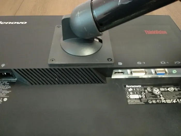 Монітор Широкоформатний Lenovo ThinkVision LT2252pwD / 22" (1680x1050) TN / DVI, VGA, DisplayPort, Audio / VESA 100x100 б/в - зображення 7