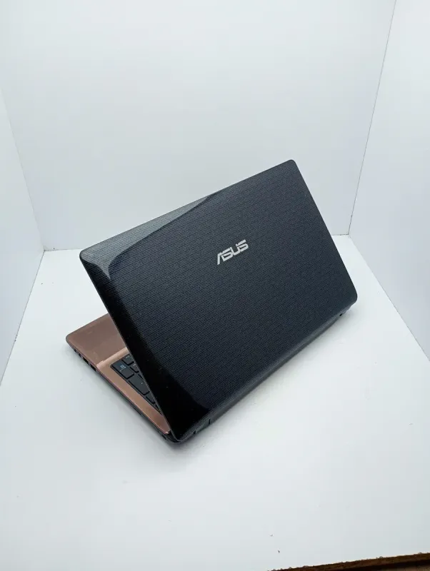 Ноутбук Asus K53 / 15.6" (1366x768) TN / Intel Core i3-2330M (2 (4) ядра по 2.2 GHz) / 6 GB DDR3 / 320 GB HDD / Intel HD Graphics 3000 / WebCam б/в - зображення 8