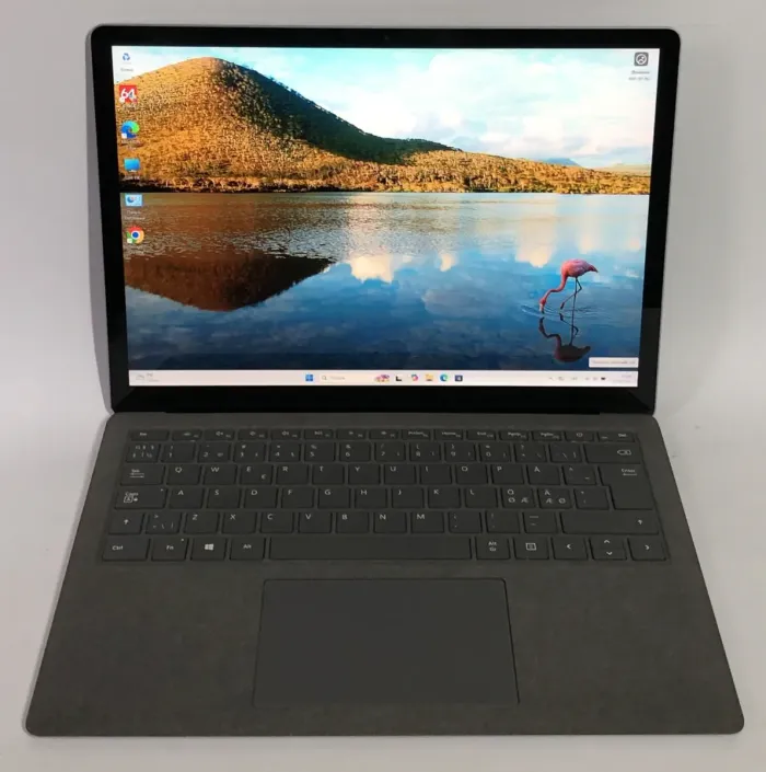 Ультрабук Б-клас Microsoft Surface Laptop 4 1958 / 13.5" (2256x1504) IPS Touch / AMD Ryzen 5 4680U (6 (12) ядер по 2.2 - 4.0 GHz) / 8 GB DDR4 / 256 GB SSD NVMe / AMD Radeon RX Vega 7 Graphics / WebCam / Win 11 Pro б/в - зображення 2