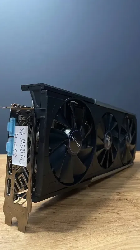 Дискретна відеокарта AMD Radeon RX 5700 XT, 8 GB GDDR6, 256-bit / 2x HDMI, 2x DisplayPort б/в - зображення 2