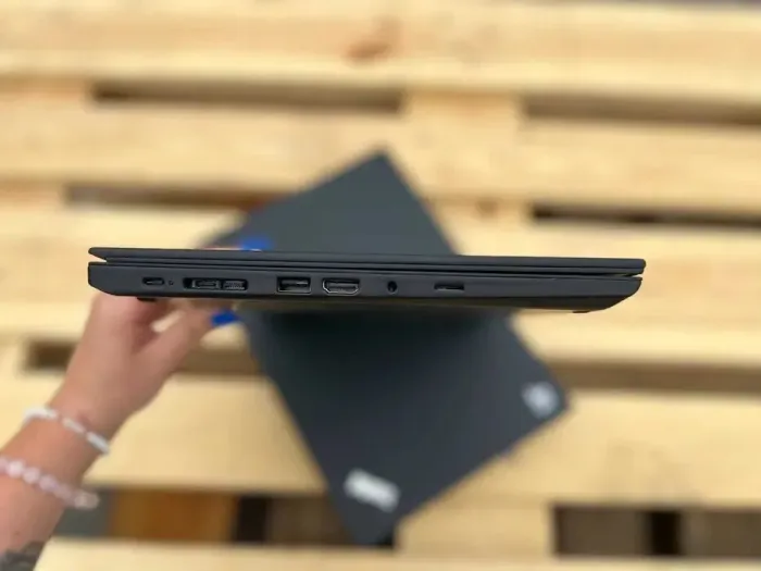 Ультрабук Lenovo ThinkPad T490 / 14" (1920x1080) IPS / Intel Core i5-8365U (4 (8) ядра по 1.6 - 4.1 GHz) / 8 GB DDR4 / 256 GB SSD / Intel UHD Graphics 630 / WebCam / Win 10 Pro б/в - зображення 5