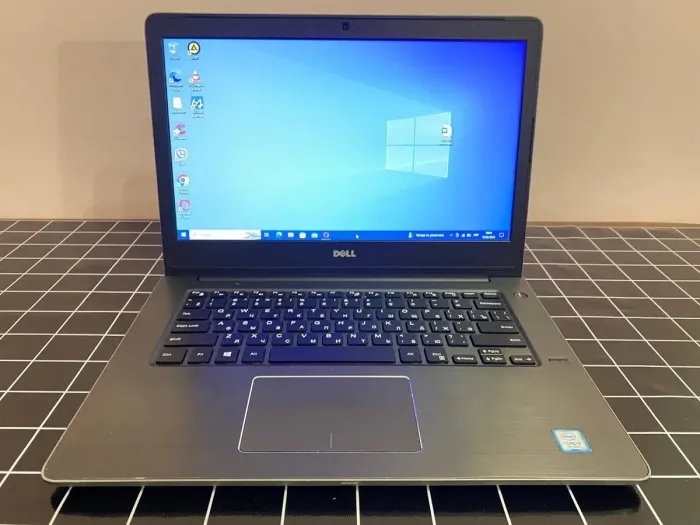 Ноутбук Б-класс Dell Vostro 5468 / 14" (1366x768) TN / Intel Core i3-7100U (2 (4) ядра по 2.4 GHz) / 8 GB DDR4 / 240 GB SSD / Intel HD Graphics 620 / WebCam / HDMI б/в - зображення 2