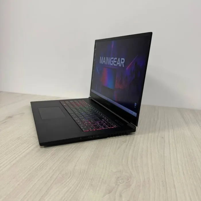 Ігровий ультрабук Б-класу MainGear Vector Pro MG-VCP17A / 17,3" (2560x1440) IPS / AMD Ryzen 9 5900HX (8 (16) ядер по 3.3 - 4.6 GHz) / 16 GB DDR4 / 1000 GB SSD NVMe / nVidia GeForce RTX 3070, 8 GB GDDR6, 256-bit / WebCam б/в - зображення 5