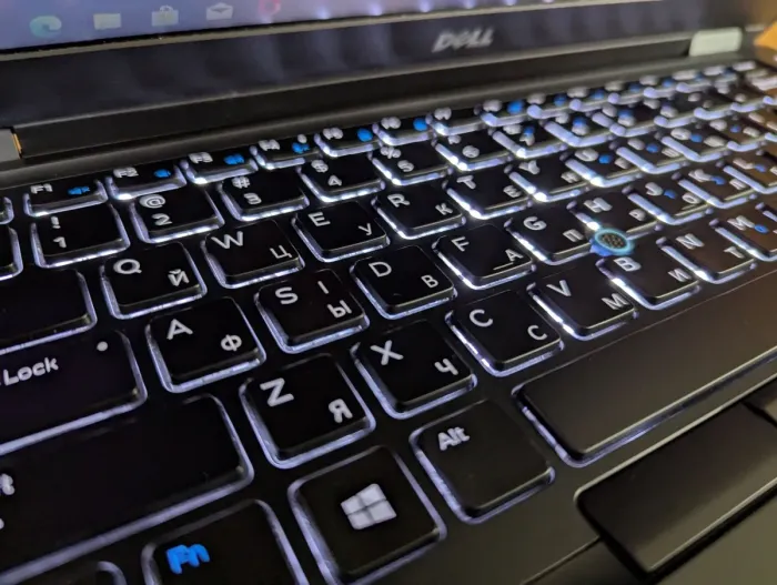 Ультрабук Dell Latitude 5480 / 14" (1366x768) TN / Intel Core i5-6440HQ (4 ядра по 2.6 - 3.5 GHz) / 8 GB DDR4 / 240 GB SSD / Intel HD Graphics 530 / WebCam / Windows 10 б/в - зображення 6