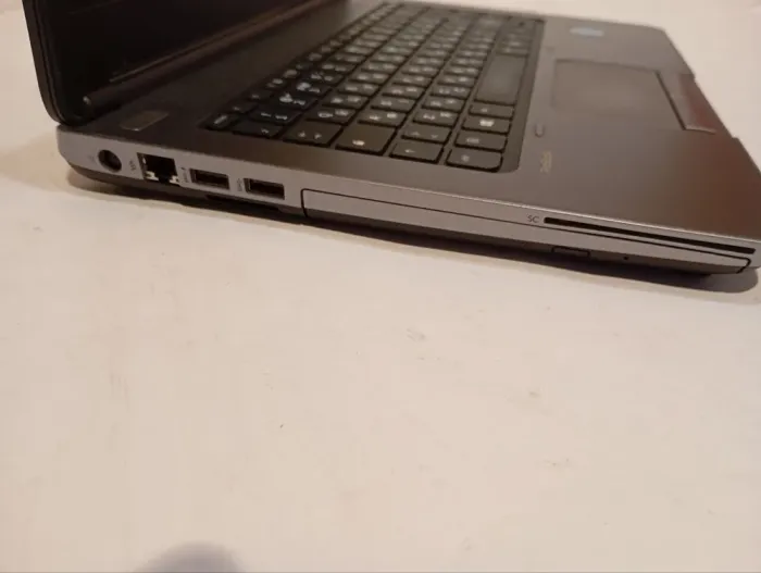 Ноутбук Б-клас HP ProBook 640 G1 / 14" (1366x768) TN / Intel Core i5-4310M (2 (4) ядра по 2.7 - 3.4 GHz) / 8 GB DDR3 / 500 GB HDD / Intel HD Graphic 4600 / WebCam / DVD-RW б/в - зображення 4