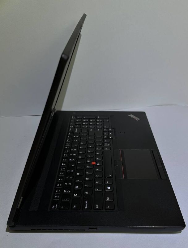 Мобільна робоча станція Lenovo ThinkPad P73 / 17.3" (1920x1080) IPS / Intel Core i7-9750H (6 (12) ядер по 2.6 - 4.5 GHz) / 32 GB DDR4 / 256 GB SSD + 256 GB SSD / nVidia Quadro RTX 3000, 6 GB GDDR6, 192-bit / WebCam / Win 11 Pro б/в - зображення 3