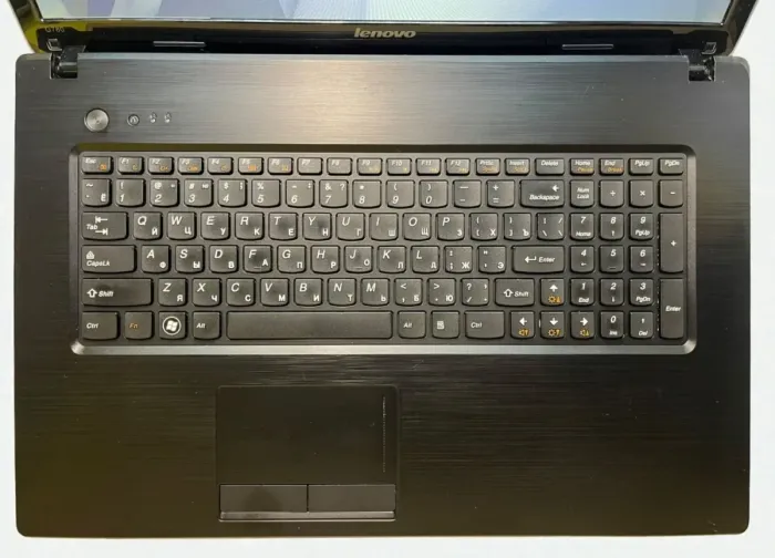 Ноутбук Lenovo G780 / 17.3" (1600x900) TN / Intel Pentium B970 (2 ядра по 2.3 GHz) / 8 GB DDR3 / 128 GB SSD / Intel HD Graphics / WebCam б/в - зображення 3