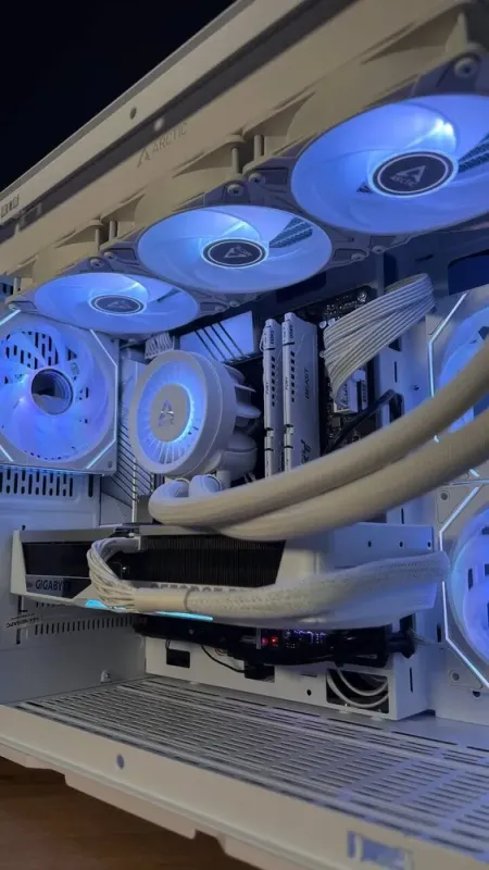 Збірка під замовлення: ігровий ПК GameMax Hype-M White Tower / Intel Core i7-14700F (20 (28) ядер по 1.5 - 5.4 GHz) / 32 GB DDR5 / 1000 GB SSD M.2 / nVidia GeForce RTX 5070, 12 GB GDDR7, 192-bit / 850W - зображення 7