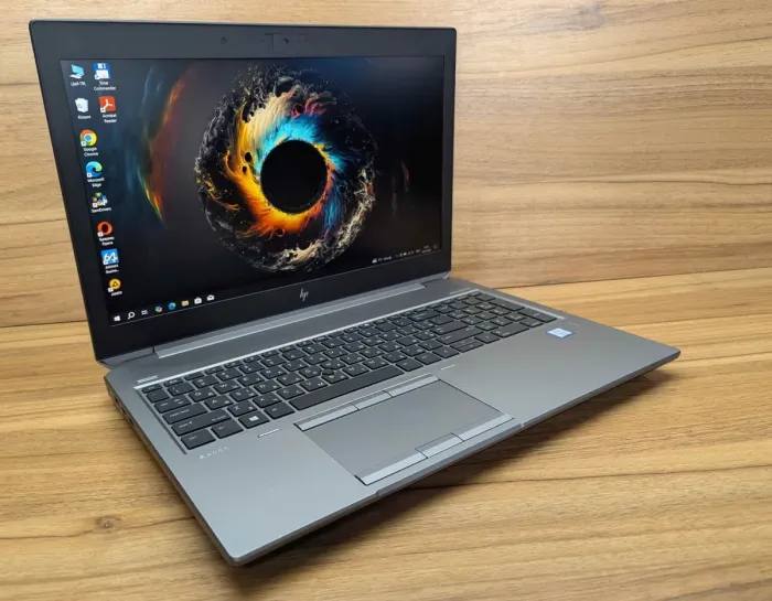 Ноутбук робоча станція HP zBook 15 G5 / 15.6" (1920x1080) IPS / Intel Core i5-8300H (4 (8) ядра по 2.3 - 4.0 GHz) / 16 GB DDR4 / 480 GB SSD / Intel UHD Graphics 630 / WebCam / TouchID / Windows 10 б/в - зображення 4