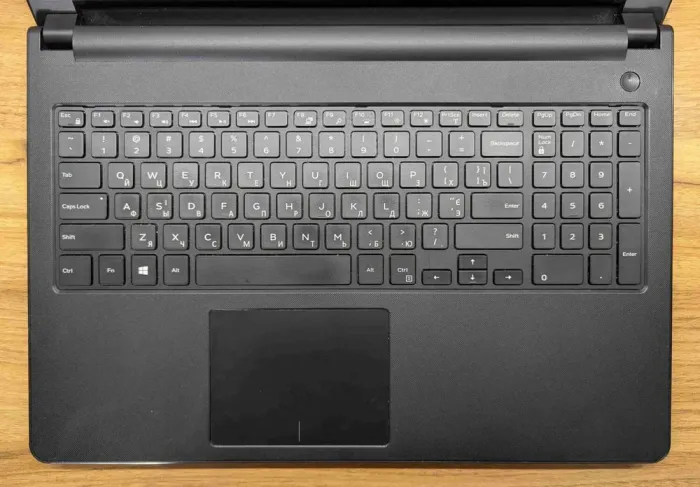 Ноутбук Dell Inspiron 5558 / 15.6" (1366x768) TN Touch / Intel Core i3-4030U (2 (4) ядра по 1.9 GHz) / 8 GB DDR3 / 240 GB SSD / Intel HD Graphics 4400 / WebCam / Windows 10 б/в - зображення 3