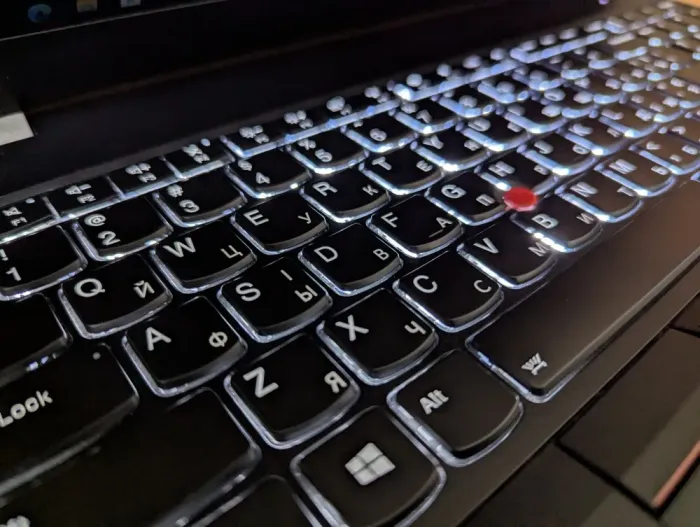 Ультрабук Б-клас Lenovo ThinkPad T580 / 15.6" (1920x1080) IPS / Intel Core i7-8550U (4 (8) ядра по 1.8 - 4.0 GHz) / 16 GB DDR4 / 256 GB SSD / Intel UHD Graphics 620 / WebCam / TouchID / Windows 10 б/в - зображення 7