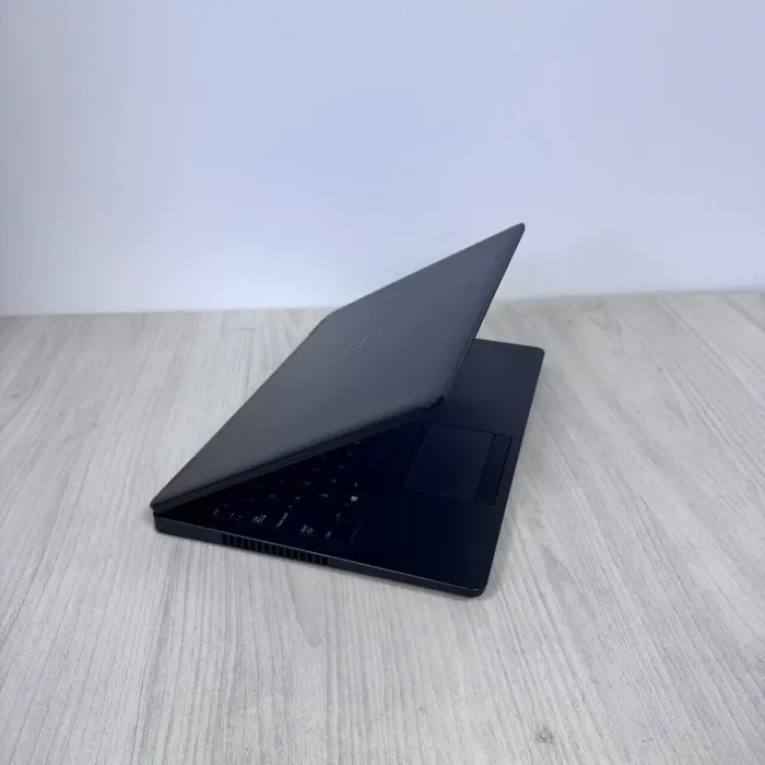 Ноутбук Dell Latitude E5570 / 15.6" (1366x768) TN / Intel Core i5-6300U (2 (4) ядра по 2.4 - 3.0 GHz) / 8 GB DDR4 / 128 GB SSD / Intel HD Graphics 520 / WebCam б/в - зображення 6