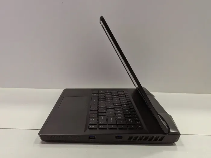 Ігровий ноутбук Б-класу MSI Vector GP66 12UHSO / 15,6" (2560x1440) IPS / Intel Core i9-12900H (14 (20) ядер по 3,8 - 5,0 ГГц) / 64 ГБ DDR5 / 1000 ГБ SSD M.2 / nVidia GeForce RTX 3080 Ti, 16 ГБ GDDR6, 256-біт / Веб-камера б/в - зображення 7