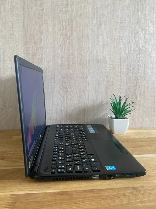 Ноутбук Acer Aspire E1-572 / 15.6" (1920x1080) TN / Intel Croe i5-4200M (2 (4) ядра по 2.5 - 3.1 GHz) / 8 GB DDR3 / 128 GB SSD / Intel HD Graphics 4600 / WebCam / HDMI б/в - зображення 5