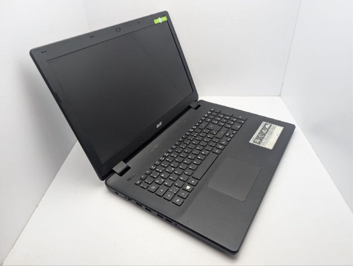 Ноутбук Acer Aspire ES1-731 / 17.3" (1600x900) TN / Intel Pentium N3700 (4 ядра по 1.6 - 2.4 GHz) / 8 GB DDR3 / 120 GB SSD / Intel HD Graphics / WebCam / DVD-ROM б/в - зображення 6
