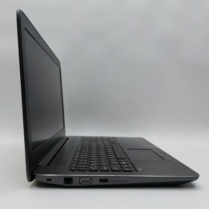 Мобільна робоча станція Б-клас HP ZBook 15 G3 / 15.6" (1920x1080) IPS / Intel Xeon E3-1505M v5 (4 (8) ядра по 2.8 - 3.7 GHz) / 16 GB DDR4 / 512 GB SSD / nVidia Quadro M2000M, 4 GB GDDR5, 128-bit / WebCam б/в - зображення 4