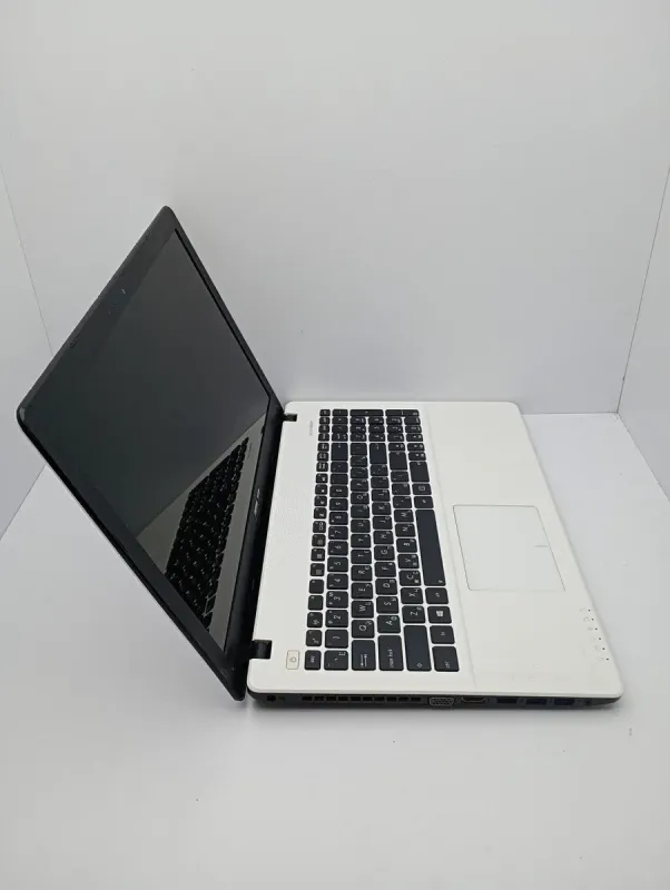 Ноутбук Asus X550C / 15.6" (1366x768) TN / Intel Core i3-3217U (2 (4) ядра по 1.8 GHz) / 8 GB DDR3 / 500 GB HDD / nVidia GeForce GT 720M, 2 GB GDDR3, 64-bit / WebCam / HDMI б/в - зображення 3