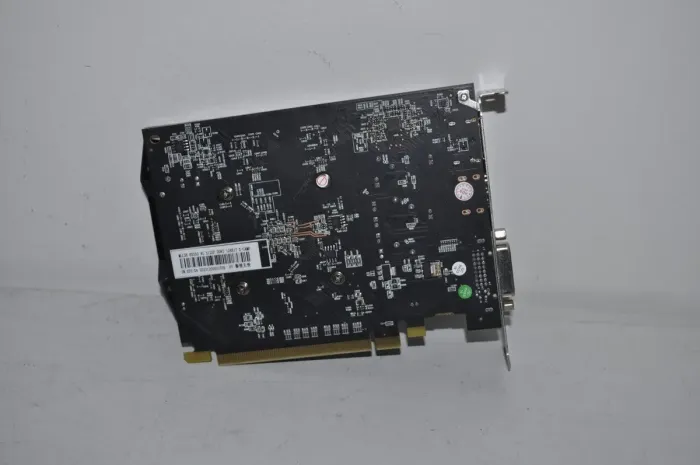 Дискретна відеокарта AMD Radeon RX 550, 4 GB GDDR5, 128-bit / DVI, DisplayPort, HDMI - зображення 3