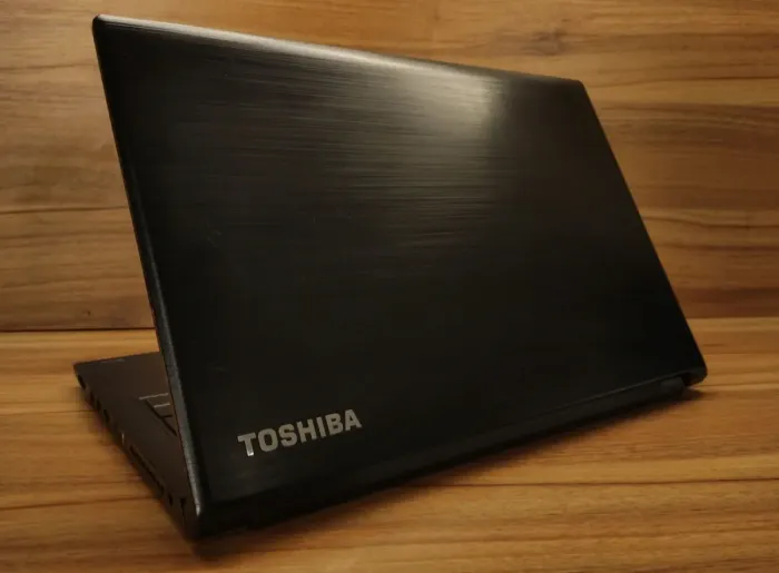 Ноутбук Toshiba Tecra C50-D / 15.6" (1366x768) TN / Intel Core i5-7200U (2 (4) ядра по 2.5 - 3.1 GHz) / 8 GB DDR3 / 256 GB SSD / Intel HD Graphics 620 / WebCam / Win 10 б/в - зображення 6