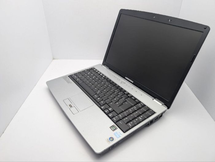 Ноутбук Medion 2180 / 15.4" (1366x768) TN / Intel Pentium T2330 (2 ядра по 1.6 GHz) / 4 GB DDR2 / 250 GB HDD / nVidia GeForce 9300M, 256 MB GDDR2, 64-bit / WebCam / DVD-ROM б/в - зображення 7