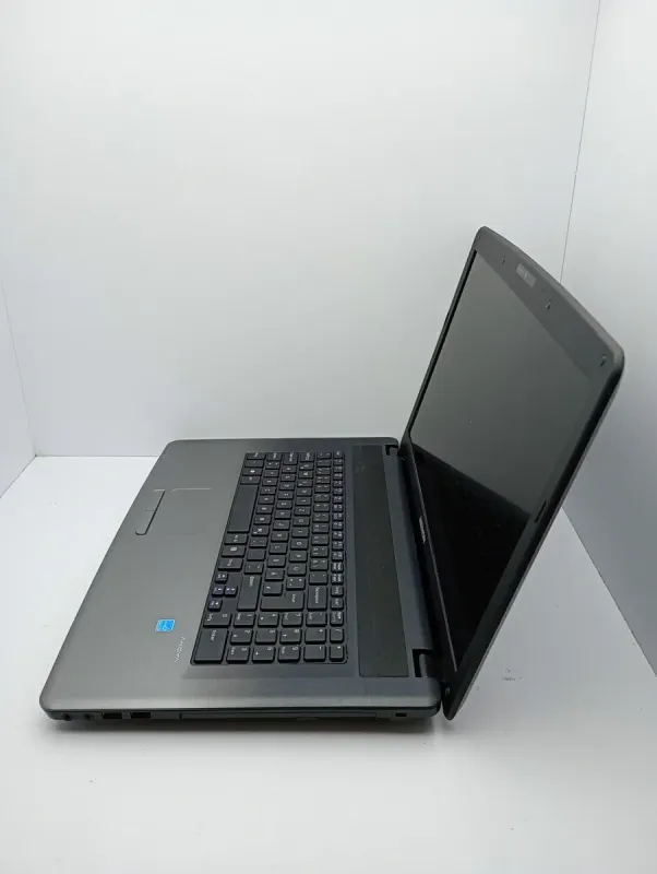 Ноутбук Acer Medion / 17.3" (1600x900) TN / Intel Pentium 2020M (2 ядра по 2.4 GHz) / 6 GB DDR3 / 500 GB HDD / Intel HD Graphics / WebCam б/в - зображення 6