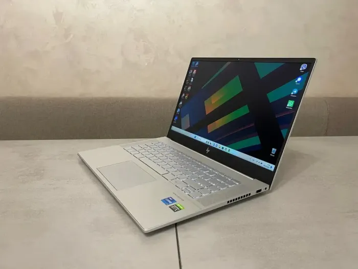 Ігровий ноутбук Б-клас HP Envy 15t-ep100 / 15.6" (1920x1080) IPS / Intel Core i7-11800H (8 (16) ядер по 1.9 - 4.6 GHz) / 32 GB DDR4 / 512 GB SSD M.2 / nVidia GeForce RTX 3050, 4 GB GDDR6, 128-bit / WebCam / Fingerprint б/в - зображення 3