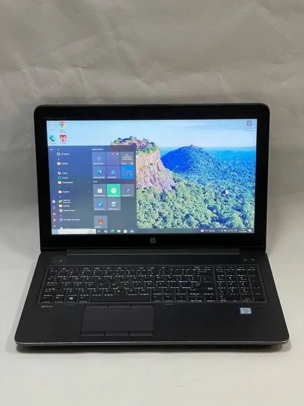 Мобільна робоча станція HP ZBook 15 G3 / 15.6" (1920x1080) TN / Intel Xeon E3-1505M v5 (4 (8) ядра по 2.8 - 3.7 GHz) / 32 GB DDR4 / 256 GB SSD M.2 + 500 GB HDD / nVidia Quadro M2000M, 4 GB GDDR5, 128-bit / WebCam б/в - зображення 2