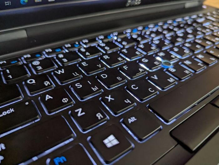 Ноутбук Dell Latitude 5580 / 15.6" (1920x1080) IPS / Intel Core i5-7300U (2 (4) ядра по 2.6 - 3.5 GHz) / 8 GB DDR4 / 256 GB SSD / Intel HD Graphics 620 / HDMI / WebCam / Windows 10 б/в - изображение 6